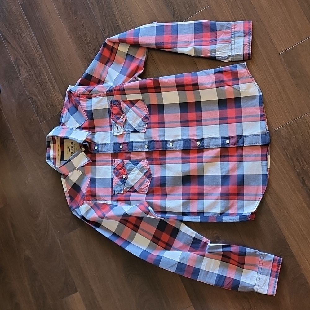 Hollister Plaid button down shirt. Men's Size XL